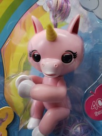 New -Gemma Light Up Unicorn Fingerlings WooWee Friendly Interactive Toy - K1