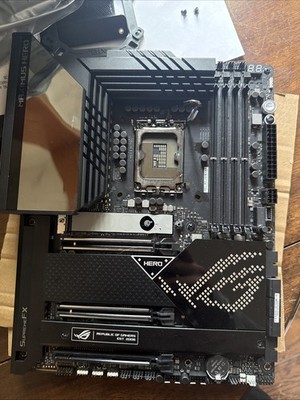 ASUS ROG Maximus Z690 Hero Wi-Fi 6E LGA 1700 ATX Gaming Motherboard