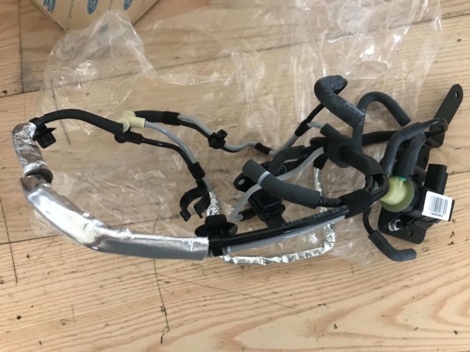 Vacum pump genuine Ford finis 1905820 | eBay