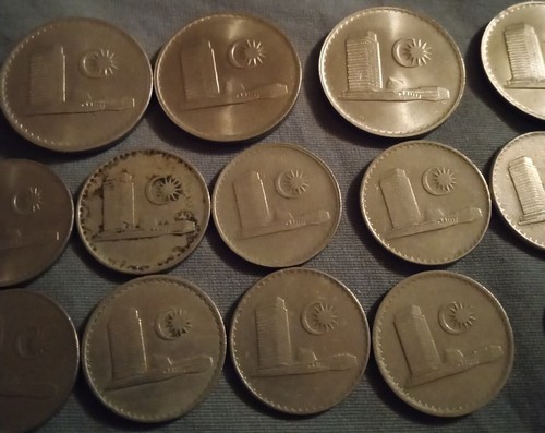 Malaysia 1968-88 20 10 & 1 Sen Coin Lot (18) - Picture 11 of 12