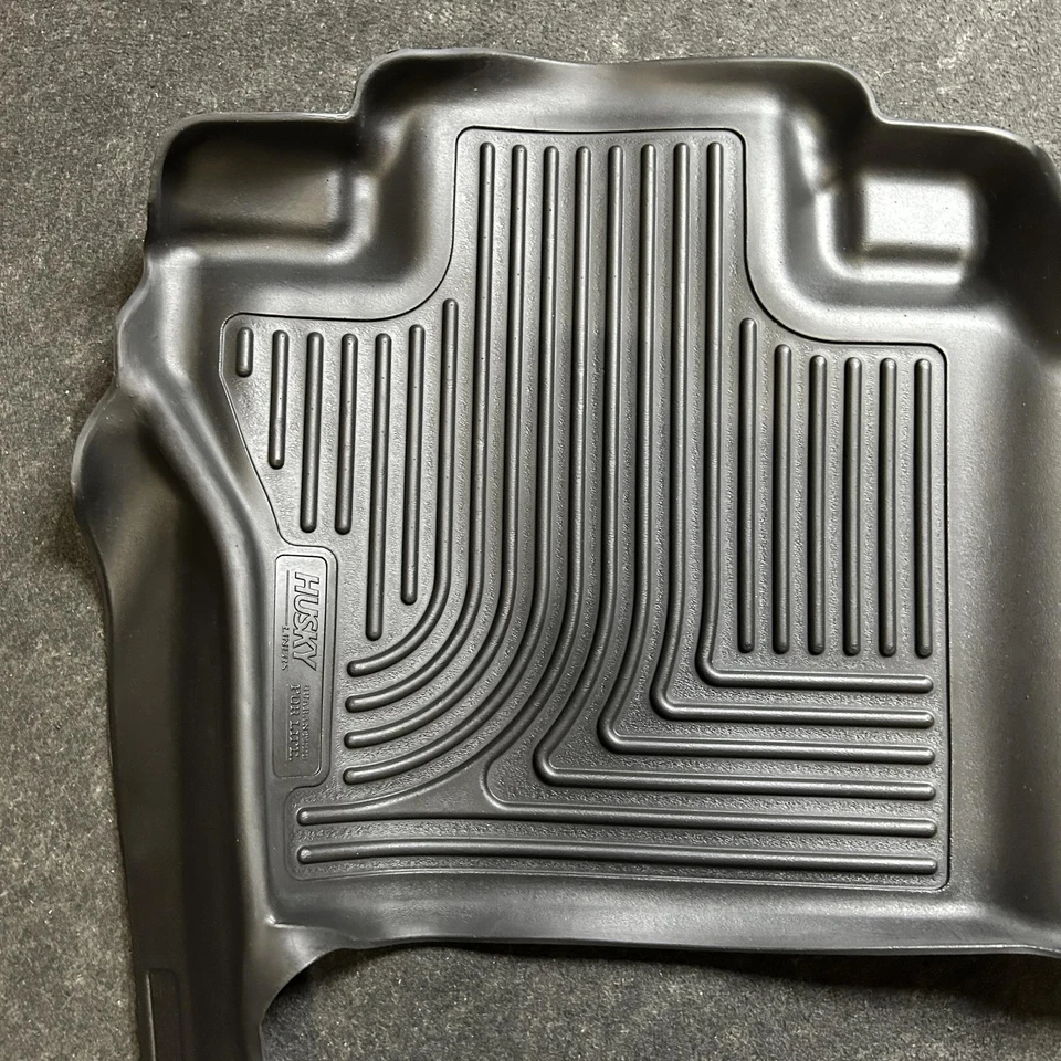 Alfombrilla contorno Husky 55461 X-act segunda fila, para Nissan Titan 2017-2024 Foto 4 de 4