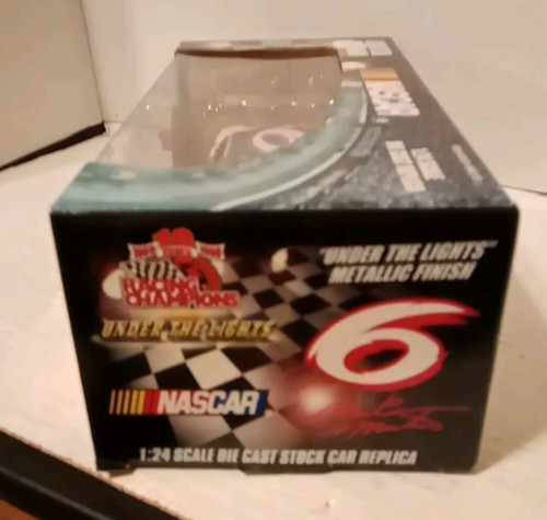 NASCAR 🏁 Racing Champions MARK MARTIN #6 Valvoline Diecast 1:24 Limited Edition - Picture 2 of 5