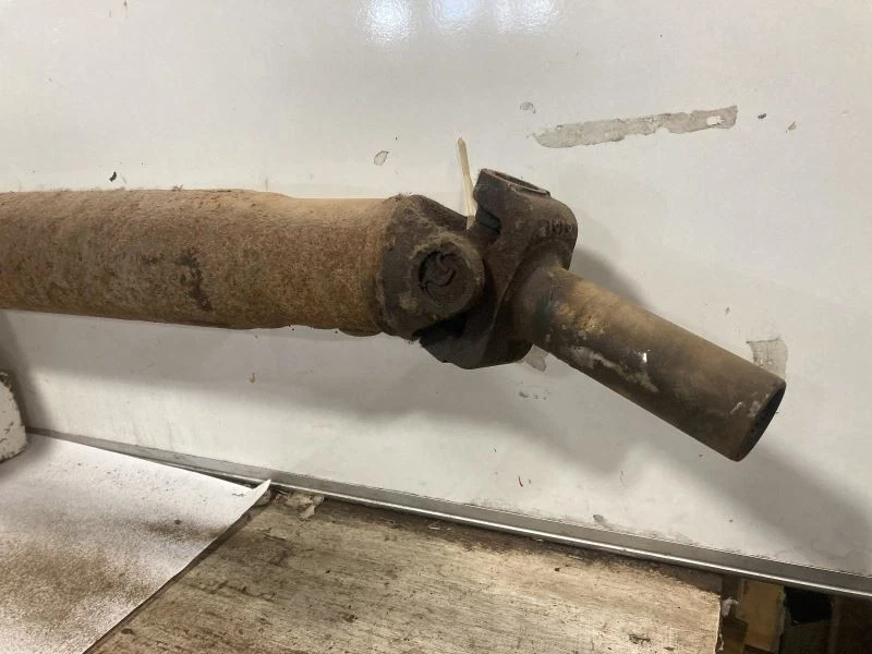 Rear Drive Shaft 6-232 3.8L 8.8" Ring Gear Fits 94-97 THUNDERBIRD 1581973 Foto 2 de 4