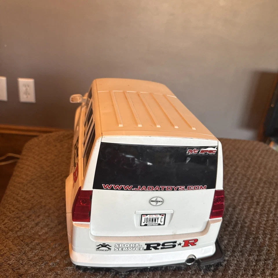 Jada 1:10 Scion Toyota xB HUGE 17" R/C *no remote* car only Plastic Toy - Image 4 of 4