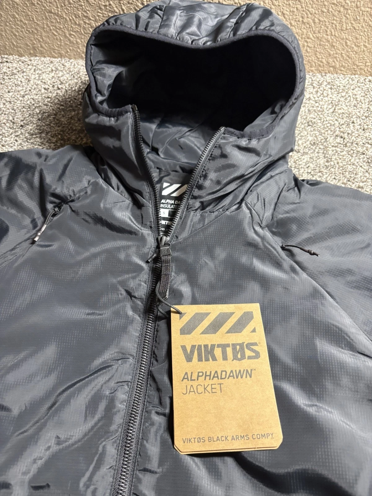 Viktos Alpha Dawn Insulated Jacket Mens S Black Hooded Tactical Packable NWT NEW - product detail image 2