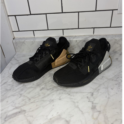 adidas Boost NMD_R1 V2 Prize Medal Low Top Lace-Up Boost Knit Black/Gold 