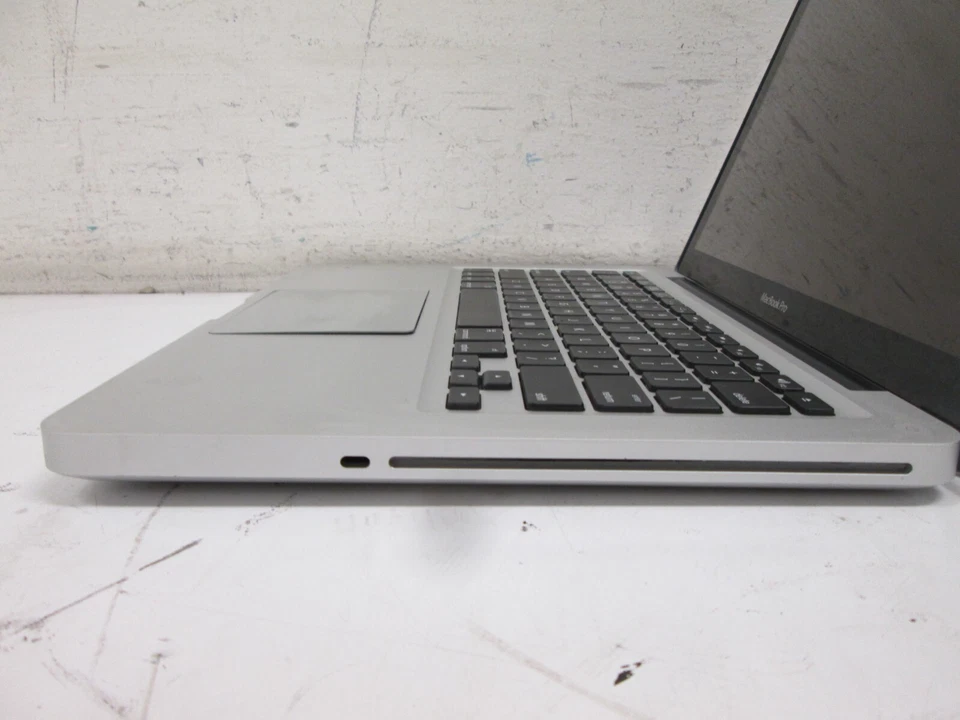 APPLE MACBOOK PRO 500GB HDD i5@2.3GHZ EL CAPITAN OS USED - Image 4 of 4