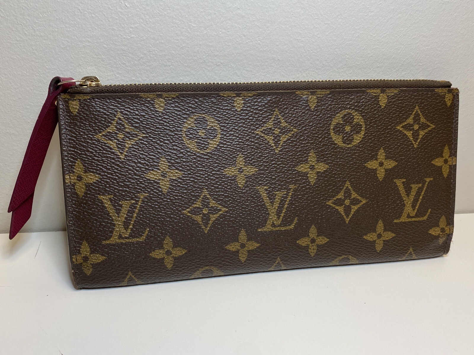 Купить Authentic Louis Vuitton Adele Wallet Monogram Fuchsia (A1:19) на  Аукцион из Америки с доставкой в Россию, Украину, Казахстан