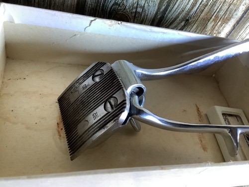 COCACO TOOLS and CUTLERY HAIR CLIPPER SOLINGEN RETRO STYLE BARBER DISPLAY - Picture 9 of 9