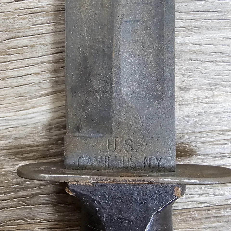Vintage Camillus Fixed Blade Fighting Knife USMC With Sheath  - Image 4 of 4