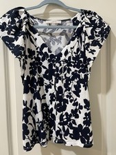 LOFT Women's S White/Blue Floral V-Neck Pullover Top Short Sleeve 137
