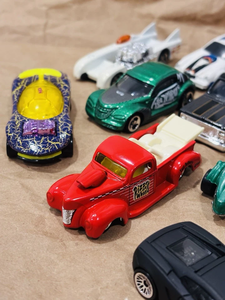 2 LB+ Hot Wheels Lot Of 25, Blackwalls, Mystery Models, Mostly Vintage - Image 2 of 4