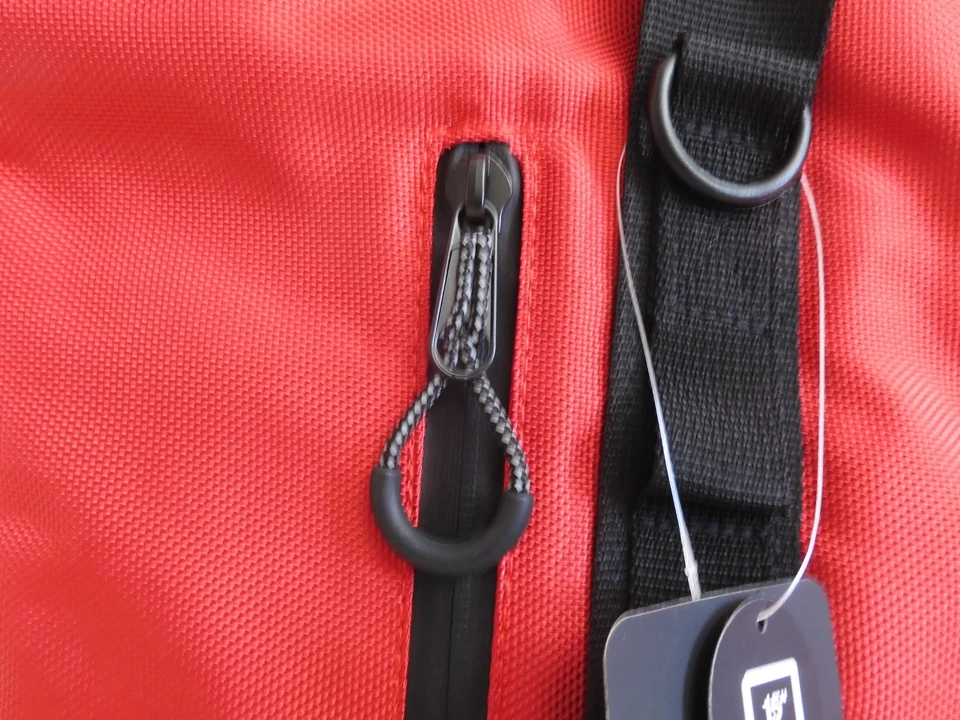 Bolso de Mano Nike Air Jordan Jumpman Negro-Rojo [9A0362-R78] Foto 3 de 4