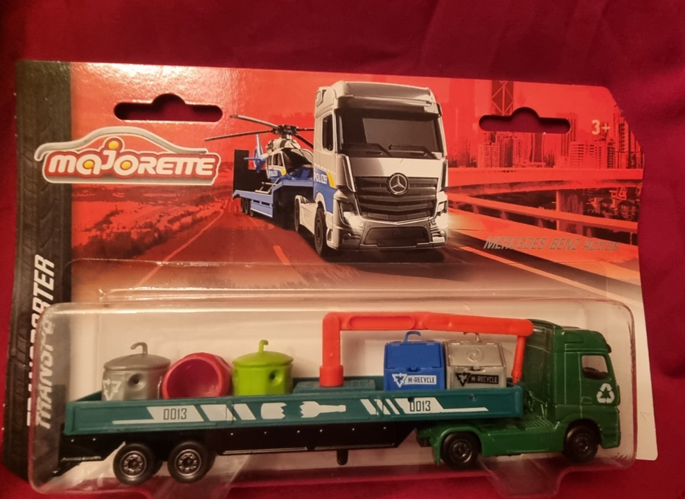 MAJORETTE MERCEDES BENZ ACTROS new on  card Recycling vehicle