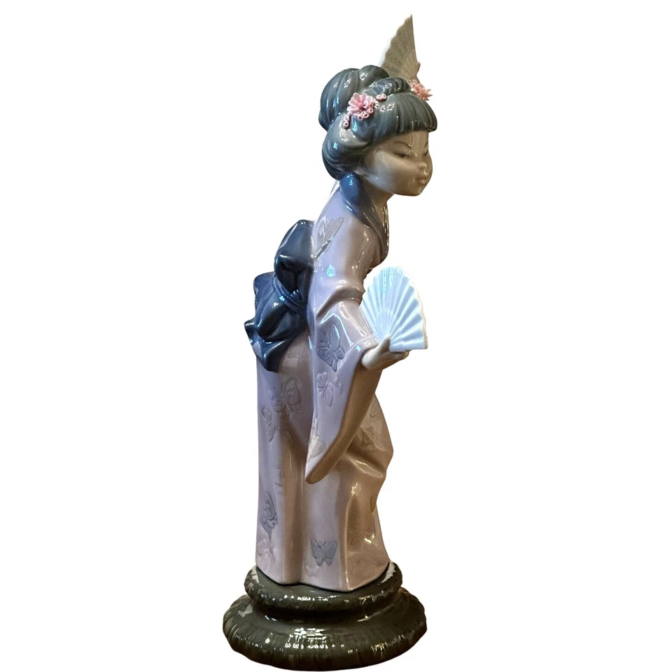 Lladro Porcelain Retired 'Madame Butterfly' 'Japanese Girl w/Fans' 4991 Figurine - Image 2 of 4