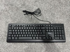 Trust kabelgebundene USB-Tastatur für PC Laptop MAC volle Größe UK-Layout mit Nummernblock
