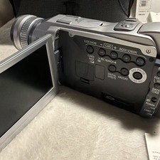 Canon Optura 20 Mini Digital Video DV Camcorder Bundle w/ Accessories Case VG