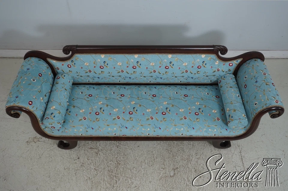70016:美国帝国古董沙发带Crewel内饰 — 第 3/4 张图片