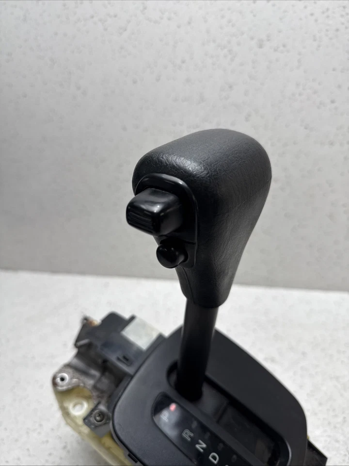 1996 MAZDA Protege Automatic Floor Gear Shifter Assembly OEM - Image 4 of 4