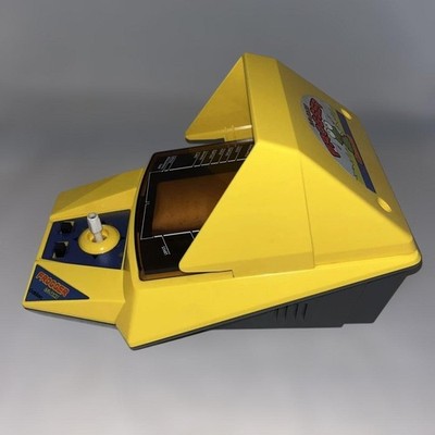 Gakken Konami FL LSI Tabletop Game Frogger Made in Japan 1982