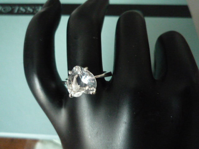Bague Les Néréides Diamantine cristal cœur, l'accessoire idéal pour vos soirées chic