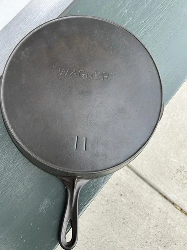 Antique Wagner #11 Cast Iron Skillet Straight Logo - NICE