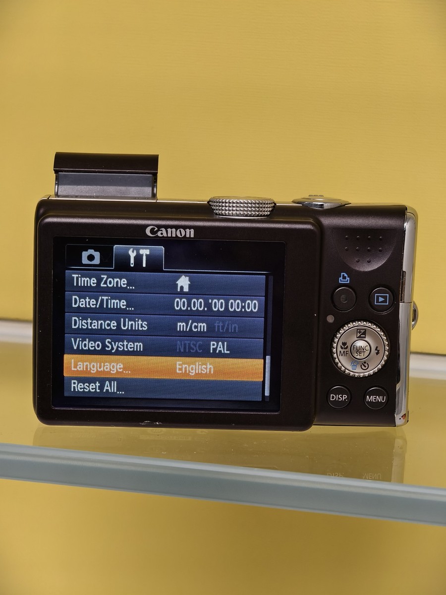 Canon PowerShot SX200 IS 12.1MP Compact 12x Optical Zoom Digital