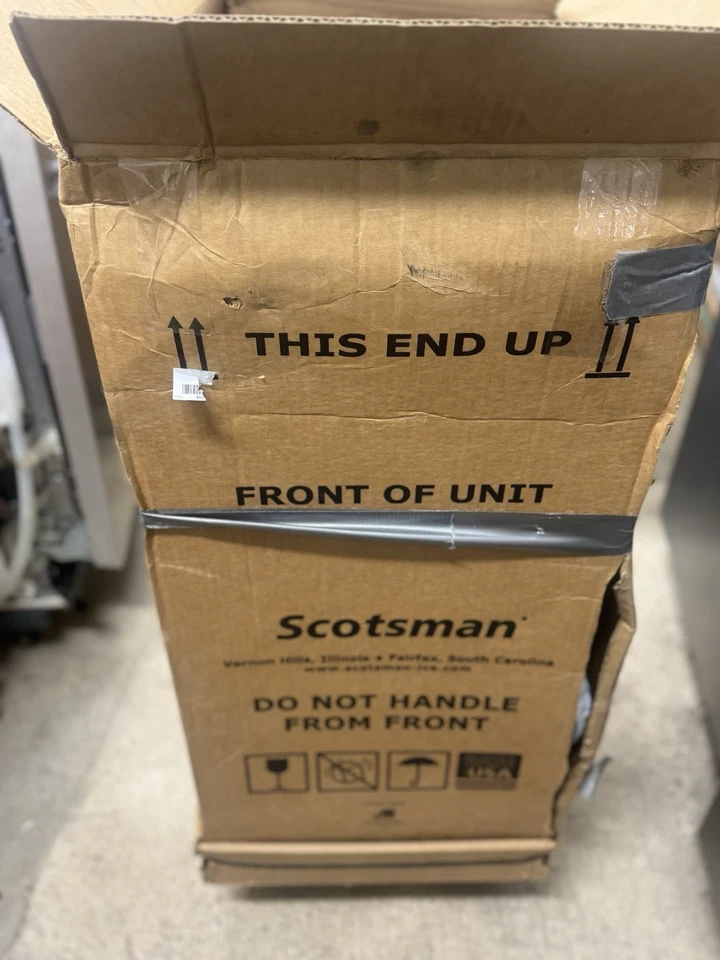 Scotsman CU50PA1 64 lb. Máquina de hielo comercial bajo encimera gourmet de 15" de ancho Foto 2 de 4