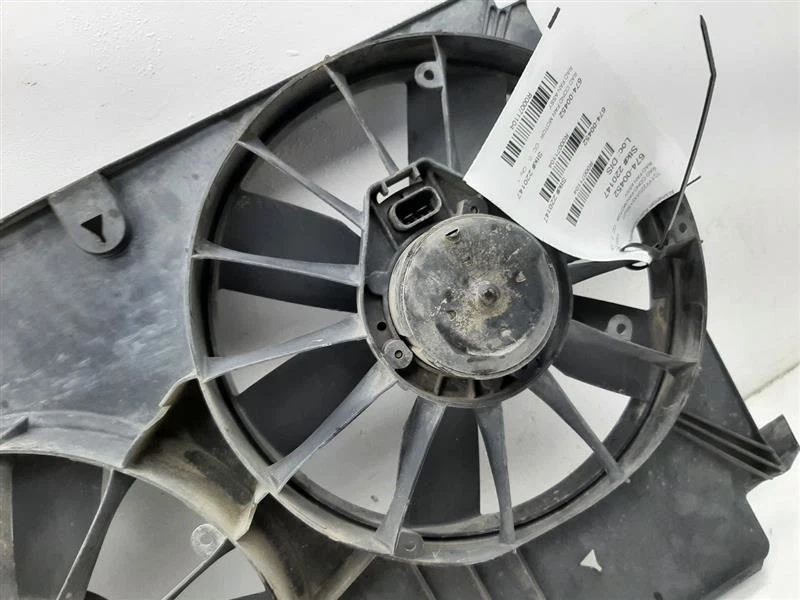 Conjunto ventilador motor radiador 98-04 Chevrolet Corvette 12365307 Foto 3 de 4