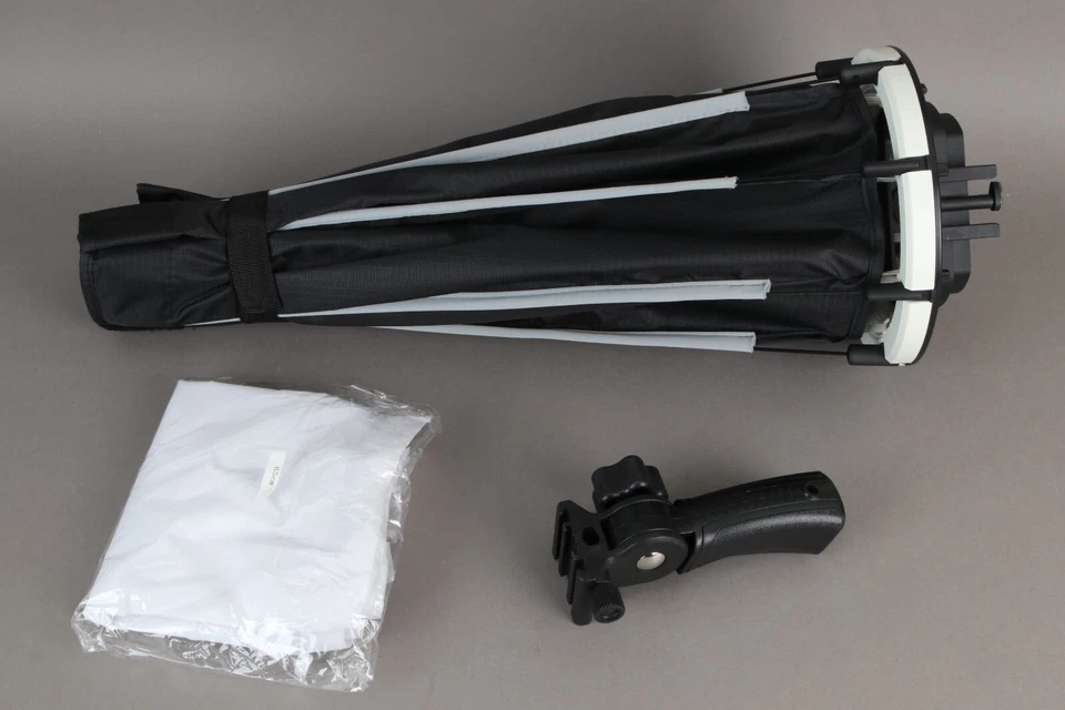 Neewer 65CM rapid folding softbox for Canon Speedlite - Image 2 of 4