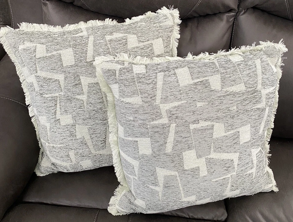 (Lot Of 2) Threshold Toss Pillow Geometric Patterned Cut Square Green 18 X 18in - Image 3 of 4