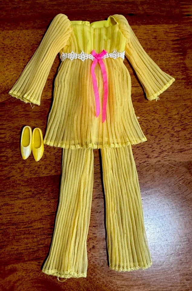 De colección Mattel Barbie 1970 Mod Conjunto Lemon Kick Set #1465 Buen Estado Usado Foto 3 de 4