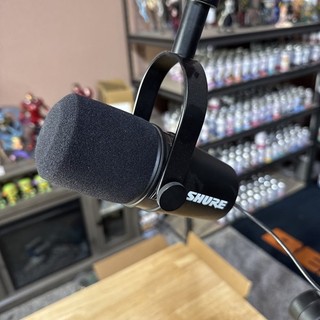 Shure MV7X XLR Podcast Dynamic Microphone Black W/Boom Arm USED