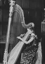 Thomas,Miss,musicians,harps,stringed instruments,girls,A Genthe,1934 1