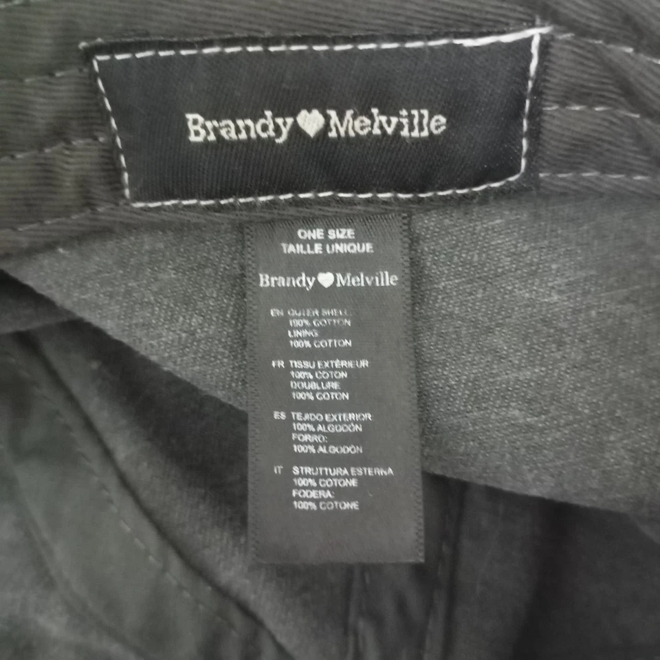 Gorra de béisbol negra lavada bordada cereza Brandy Melville talla única Foto 2 de 4