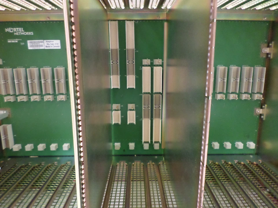 Nortel NTNY1160 Extended Slotted Cable Chassis  NTNY1160-01 Foto 4 de 4