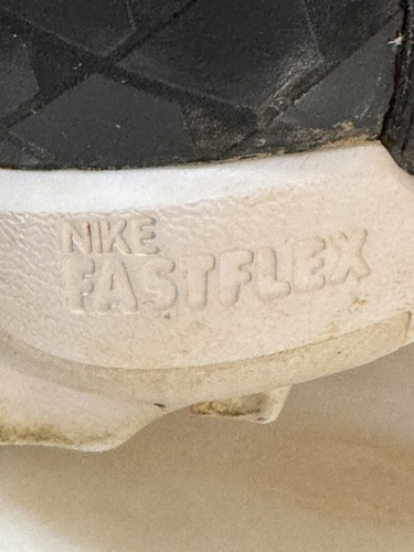 Nike fast flex cleats black-and-white size 6 1/2. ATT 3440–001 - Picture 15 of 20