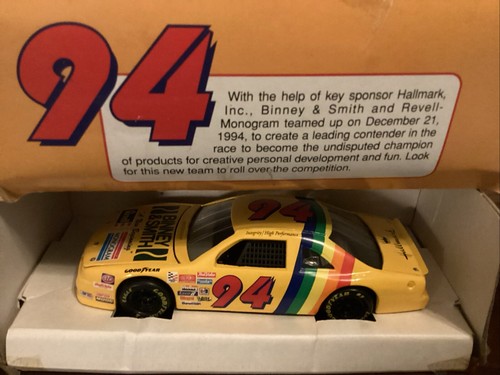 Binney & Smith & Revell-Monogram Design #94 NASCAR In 1994 Sponsored By Hallmark - Picture 4 of 4