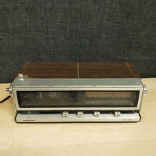Vintage 80’s SOUNDESIGN Flip Clock AM/FM Radio Alarm #3566C