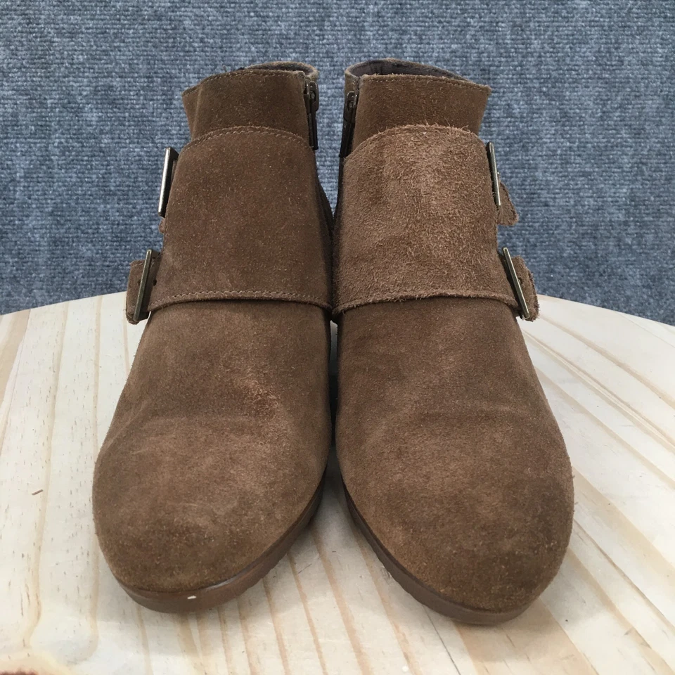 Munro 靴子女式 8 坡跟僧侣带侧拉链踝靴棕色麂皮绒 — 第 4/4 张图片
