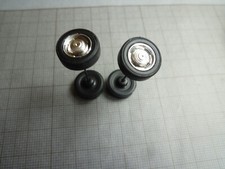 SOLIDO PIECES DETACHEES RENAULT 4 L  Ens 4 roues sur Axes (log AM bur)