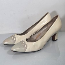 Salvatore Ferragamo Vintage Florence Cream Leather Pumps Size 7.5 B Italy WORN