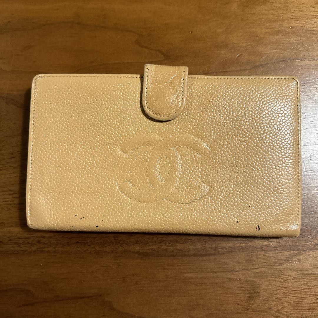 CHANEL Bi-Fold Beige Leather Wallet AA070426