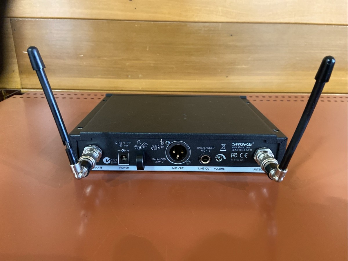 SHURE　SLX4 Shure SLX4 Diversity Receiver - L4 Band, 638 - 662 MHz