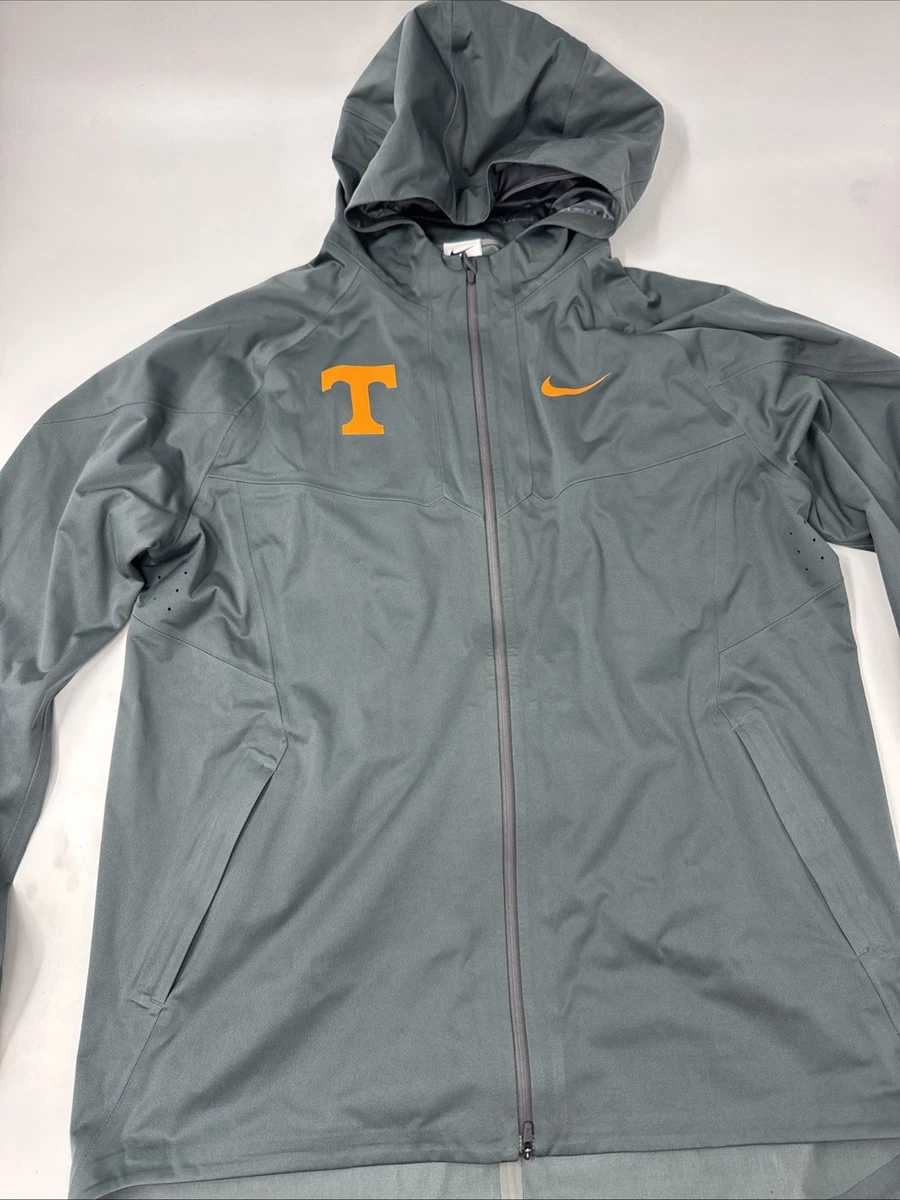 Nike Therma-Sphere Running & Jogging Activewear Jackets for Men