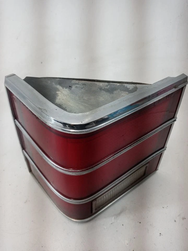 1988-1991 OEM Mercury COLONY PARK WAGON Driver Left TAILLIGHT LENS OEM Tested - Image 2 of 4