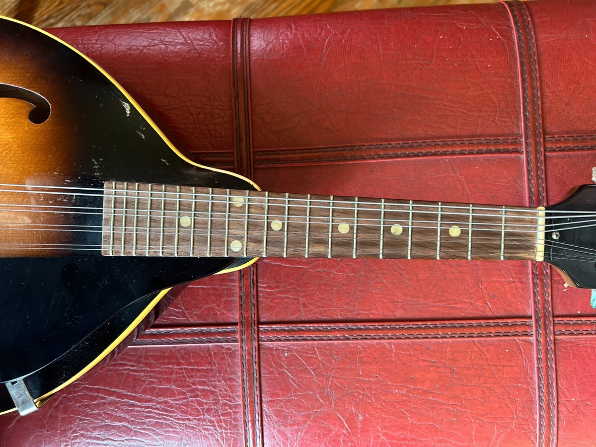Vintage Gibson A-Style Mandolin with Original Case - Sunburst