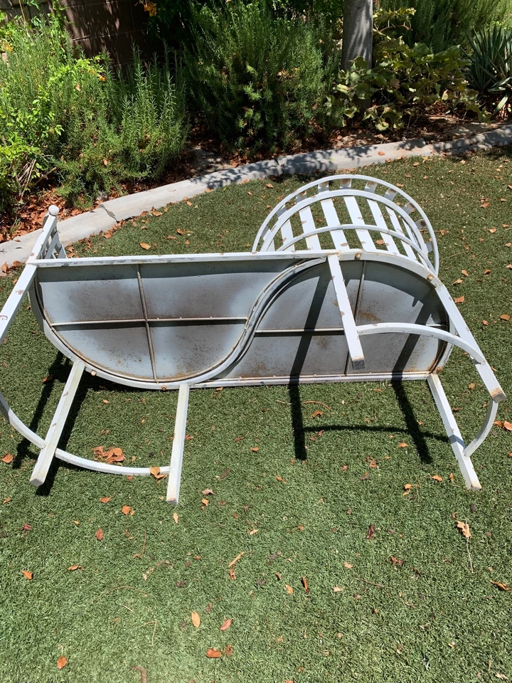 Metal Garden Courting Bench Seat Chair Outdoor Furniture Pickup N Las Vegas NV  - Image 3 of 4