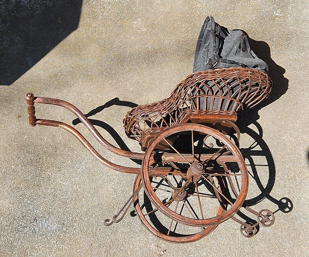 * antique pram ❀ 木製 ミニチュア ベビーカー アンティーク 乳母車 | フランス 20世紀初頭 ドール用乳母車