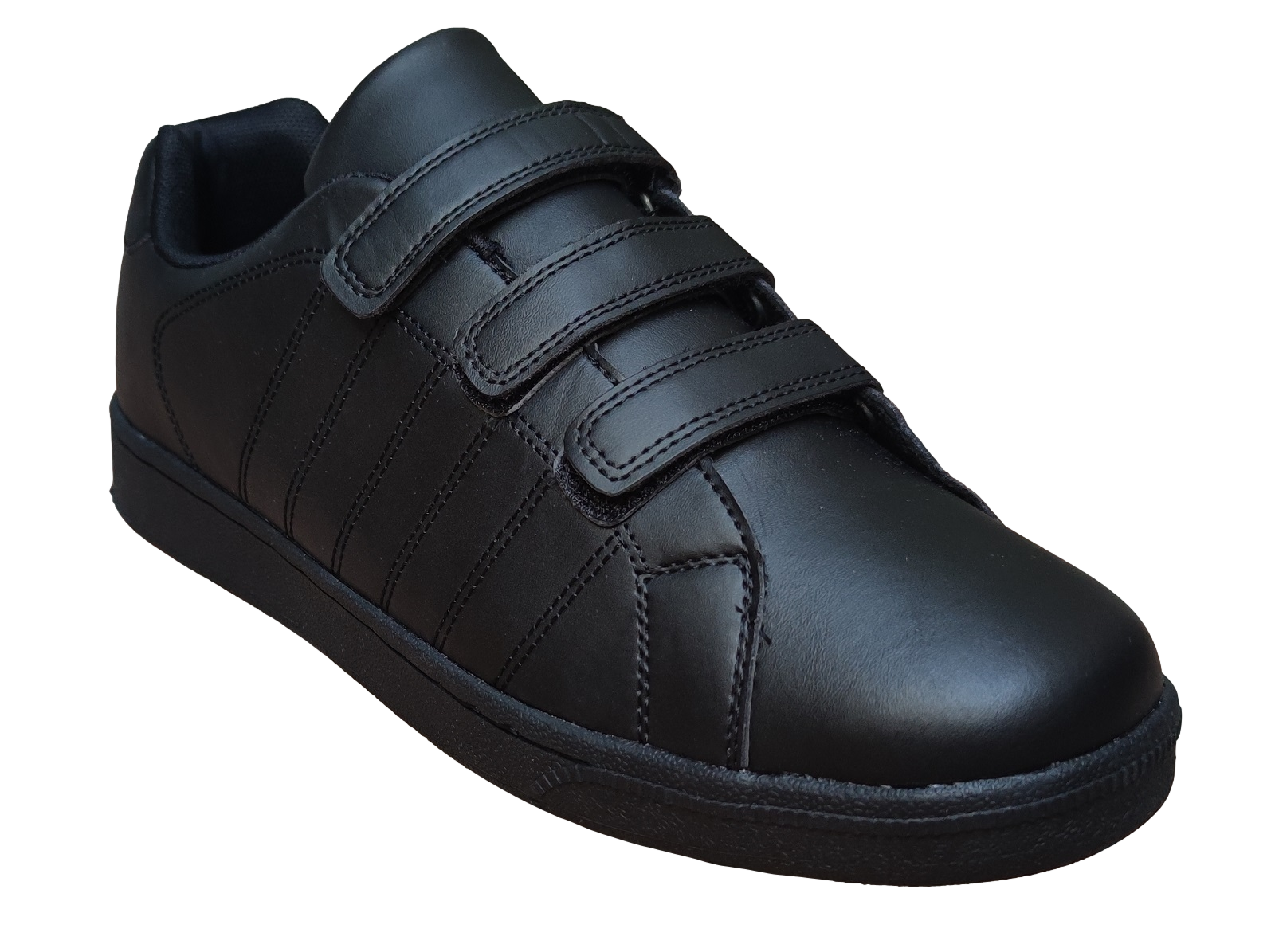 scarpe da ginnastica con strappo